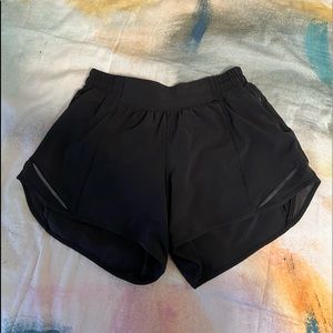 black lululemon shorts